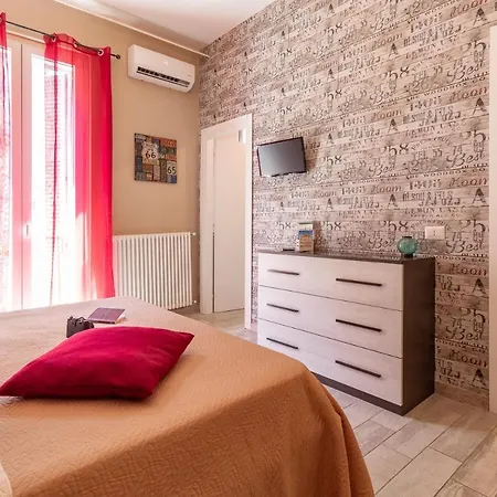 La Casa Rosa Терни